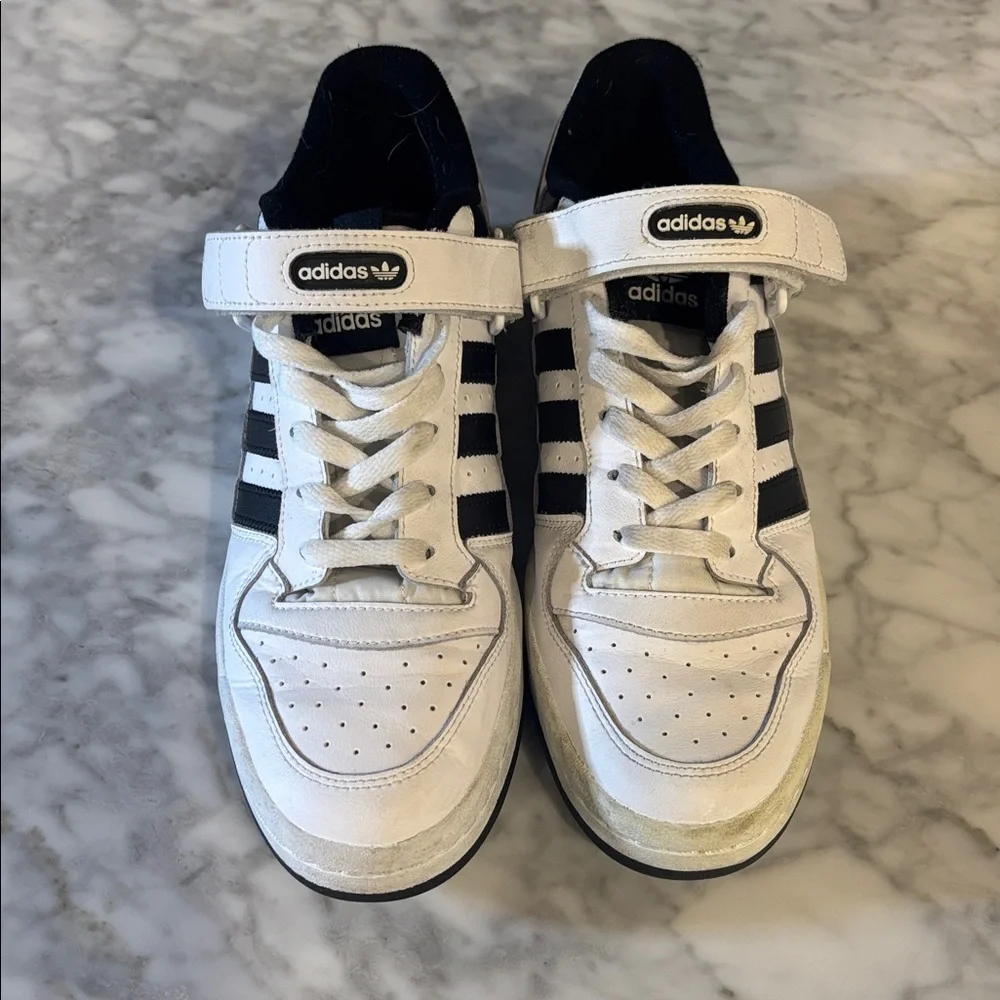 Adidas Classic White and Black Forum Basketball Sneakers, 9.5 men’s
